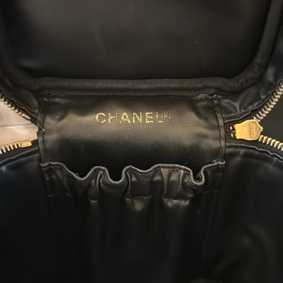 Chanel Caviar Leather Vanity Bag - Picture 7 of 9